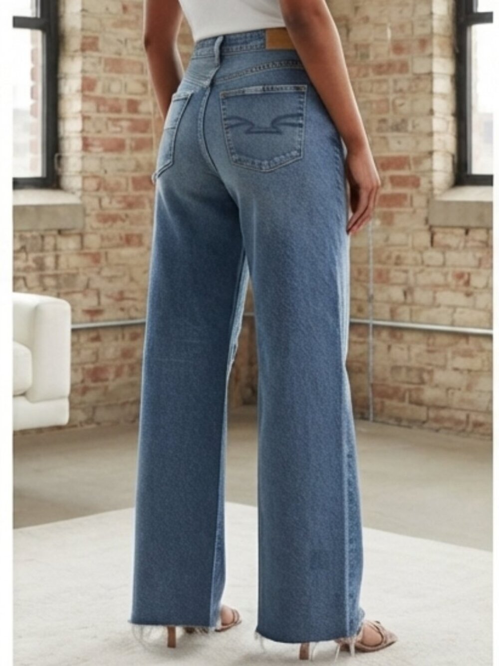 American Eagle Curvy Straight Jeans Medium Wash Raw Hem Size 10 Regular